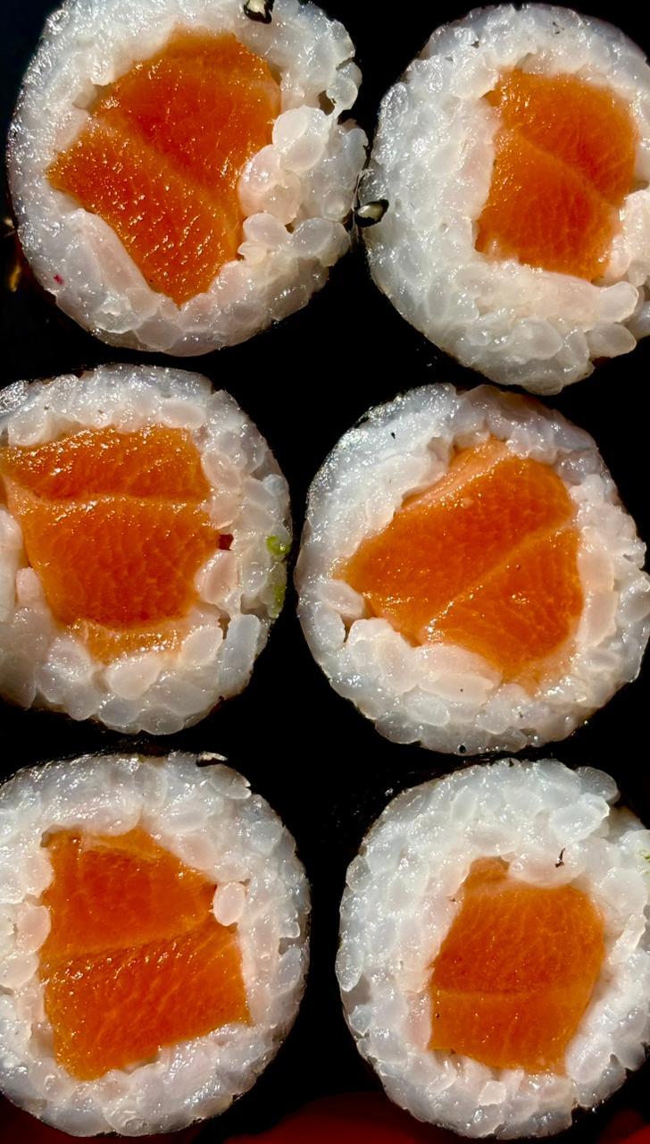 Garnell sushi roll content photo 2